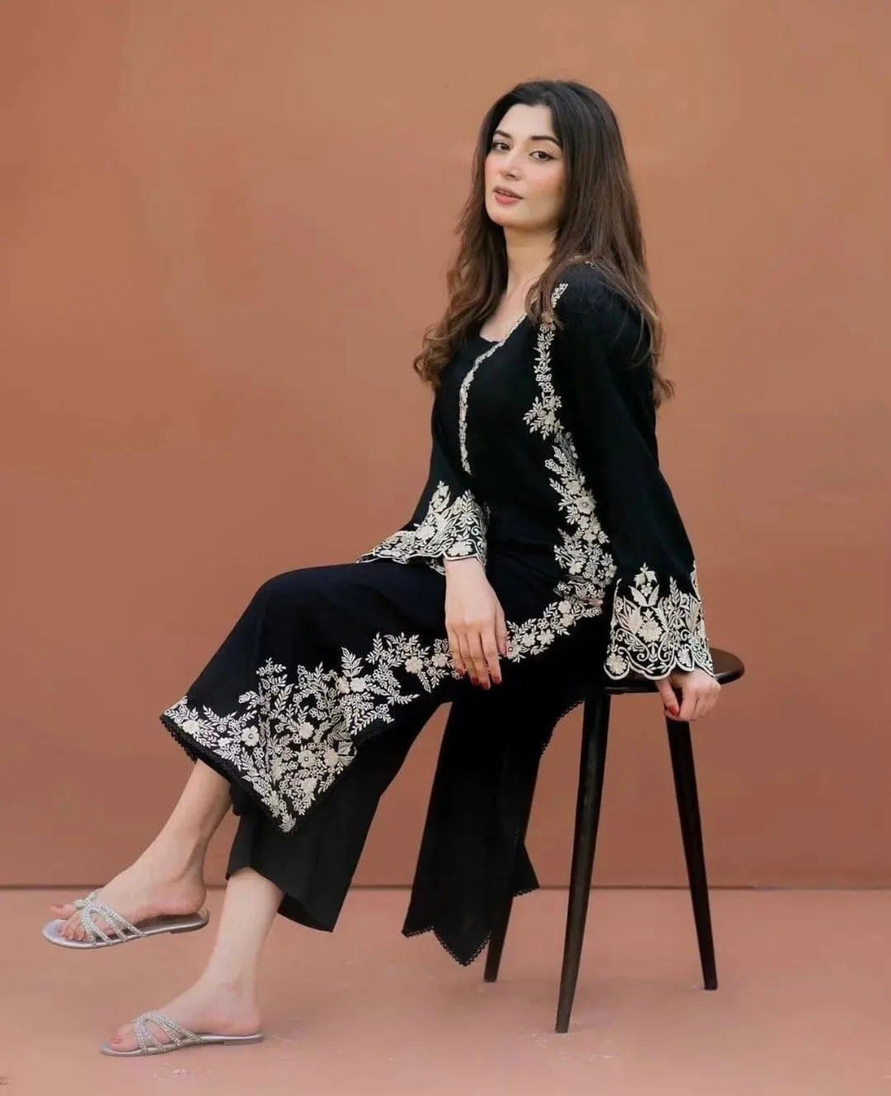 Embroidered Lawn Stitched 2-Piece Suit 9mm Work